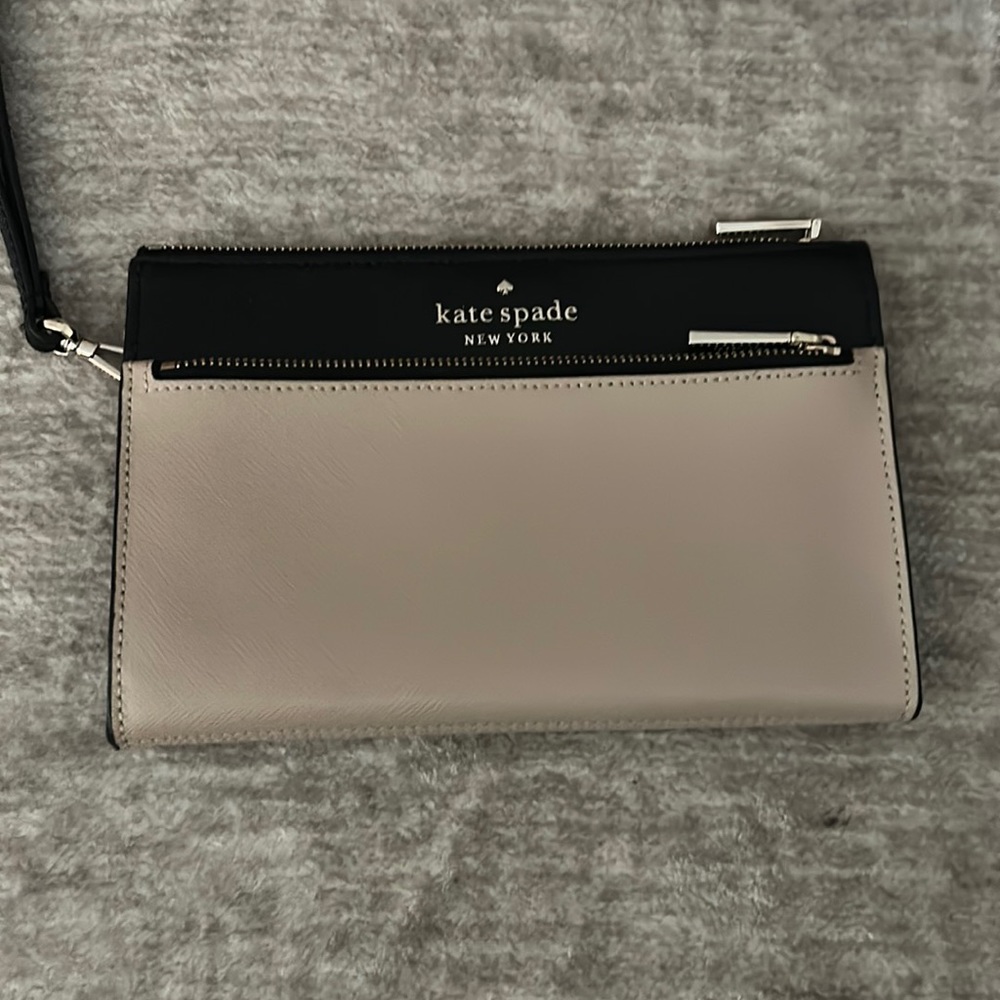NWOT Kate Spade wristlet
